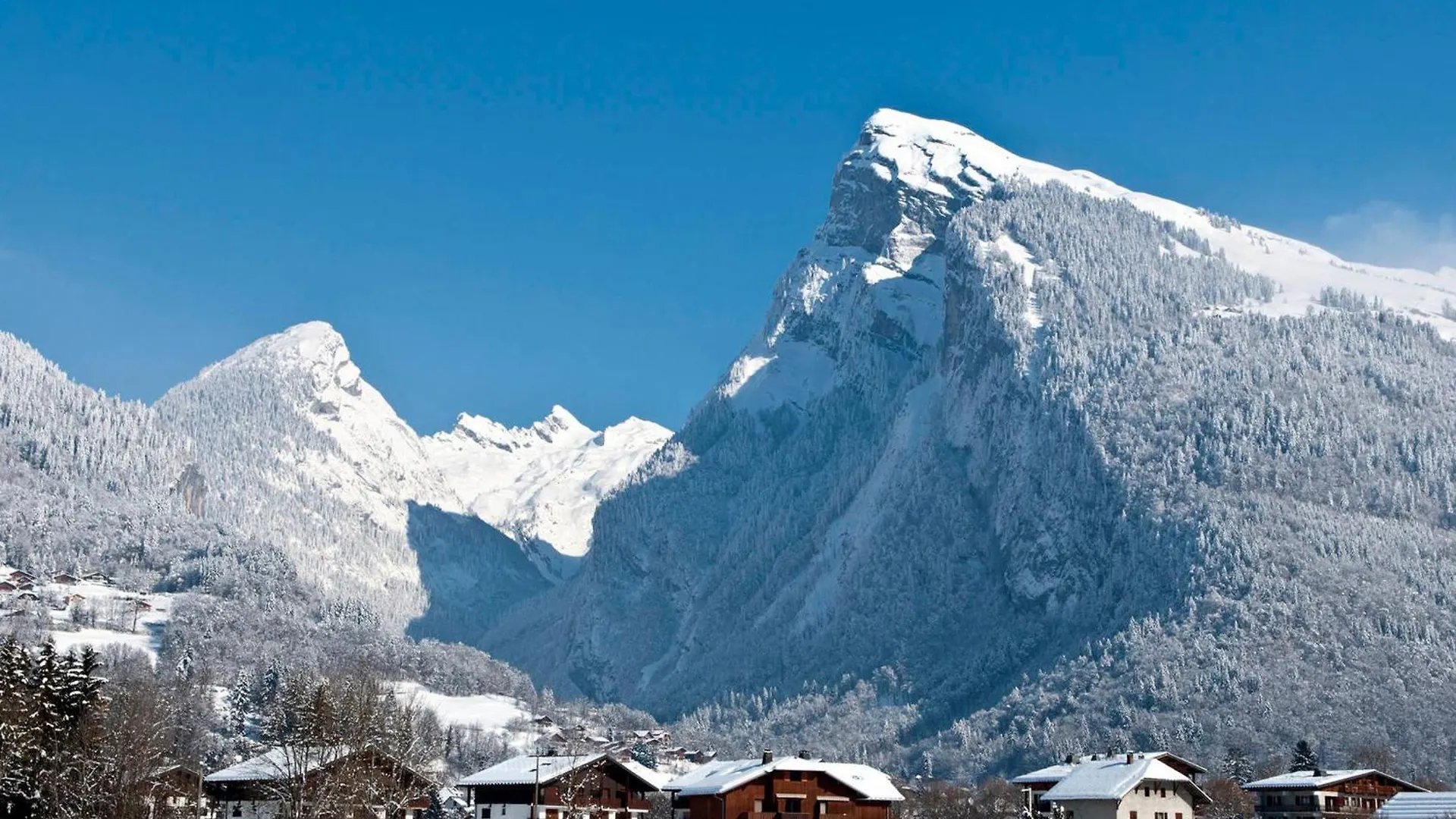 Daire Appartement Calme Avec Piscine, Terrasse Et Skibus Proche Centre Samoens - Fr-1-624-144